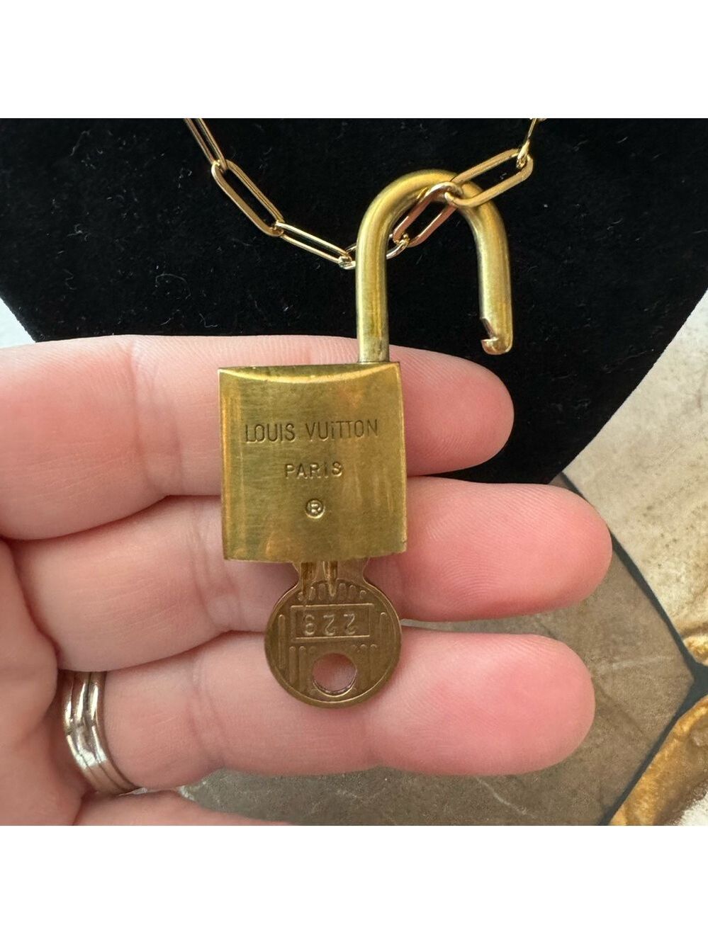 Louis Vuitton 200 Series Lock and Key on a chain. Number 229 - Picture 6 of 7